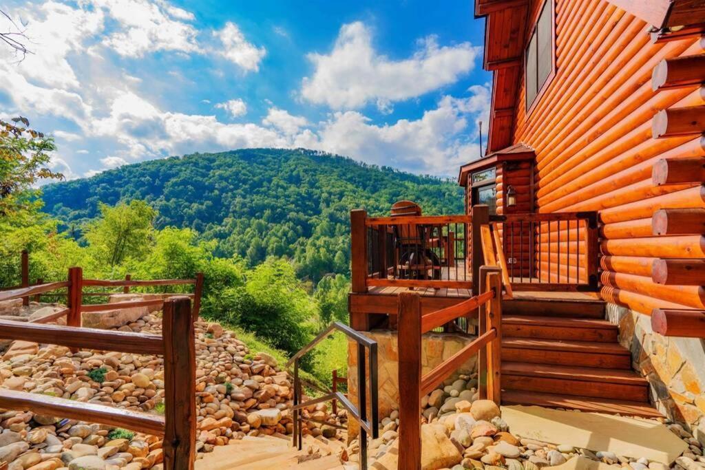 Roaring Fork Lodge Gatlinburg Exterior photo