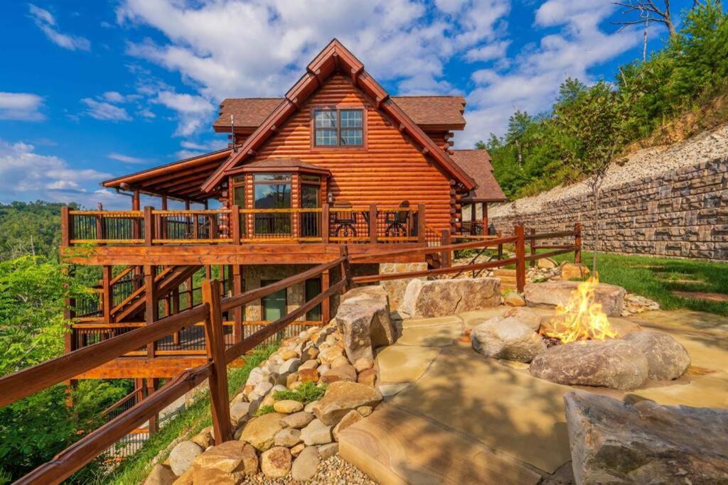 Roaring Fork Lodge Gatlinburg Exterior photo