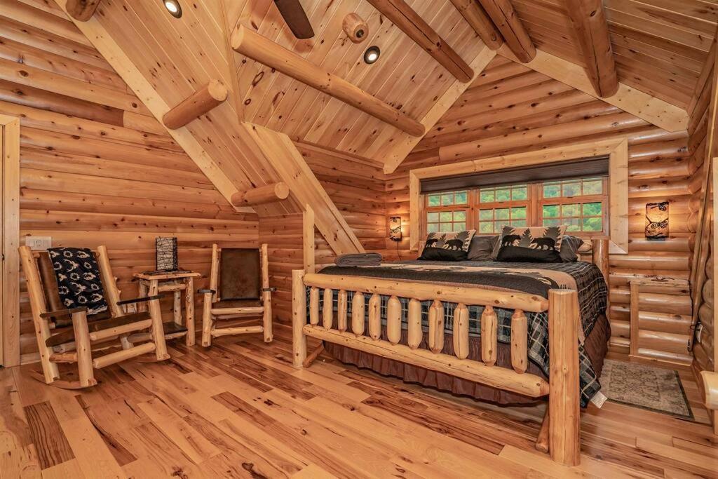 Roaring Fork Lodge Gatlinburg Exterior photo